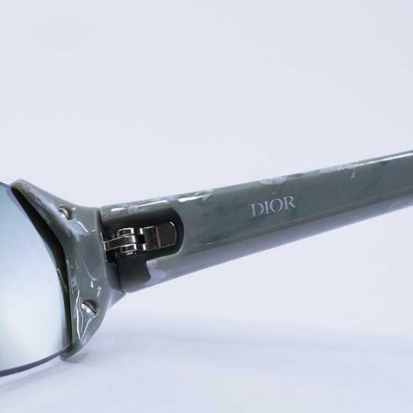 Dior DIORBAY M1U 55C1 Sunglasses Green Geometric Frame, Green Lenses - Picture 9 of 12